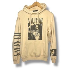 Aaliyah Graphic Hoodie Beige Pullover Sweatshirt Size M